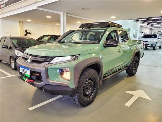 MITSUBISHI L200 TRITON 2.4 16V TURBO DIESEL SPORT SAVANA CD 4P 4X4 AUTOMÁTICO MITSUBISHI L200 TRITON 2.4 16V TURBO DIESEL SPORT SAVANA CD 4P 4X4 AUTOMÁTICO